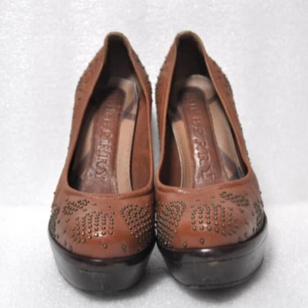 버버리/여성스터드하이힐구두(사이즈235)정품