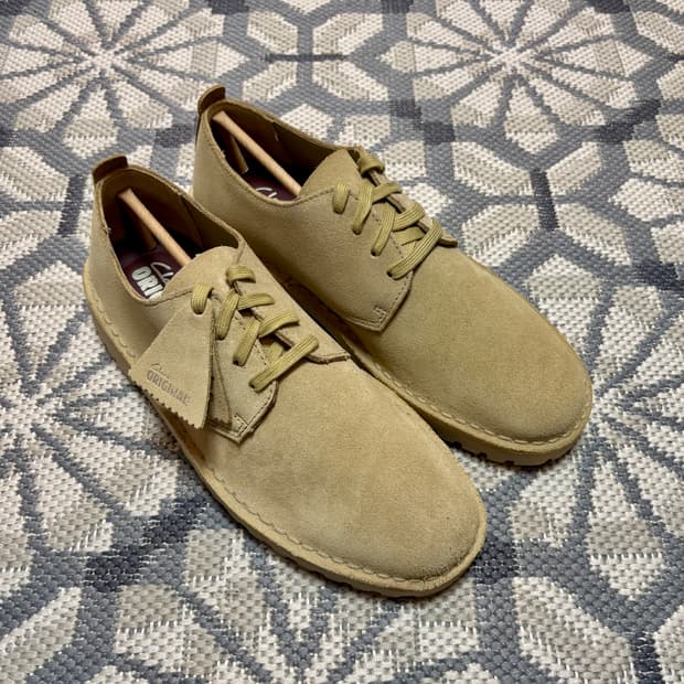 (250) 클락스 데저트 록 메이플 스웨이드