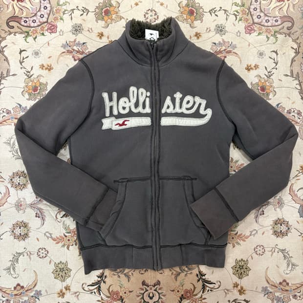 홀리스터 y2k 딱붙 퍼 집업자켓