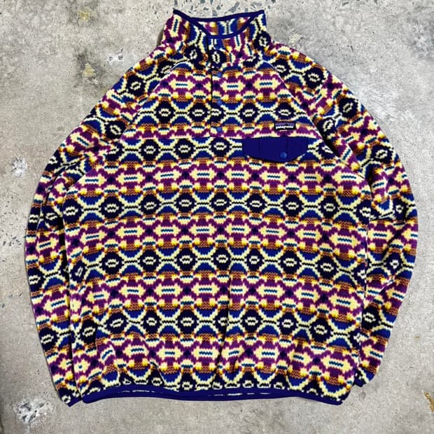 10s 파타고니아 신칠라 스냅-T 민들레 패턴 퍼플/옐로우/네이비