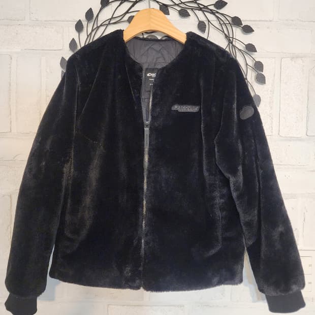 디스커버리 블랙 퍼 자켓