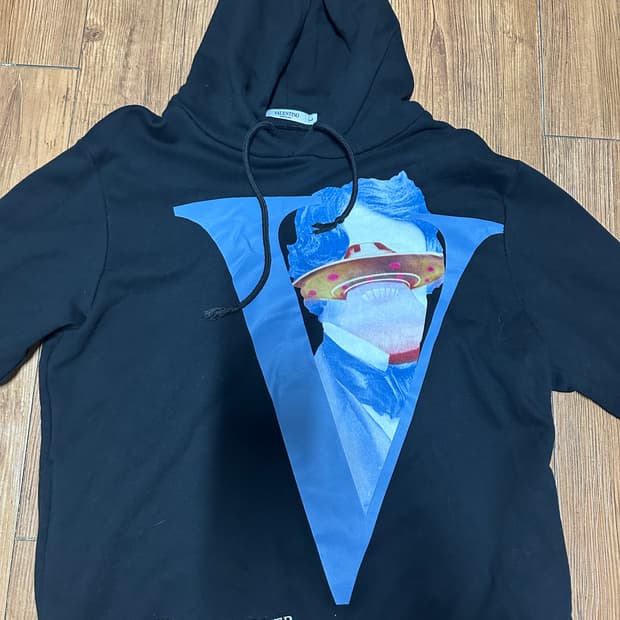 발렌티노 후드티