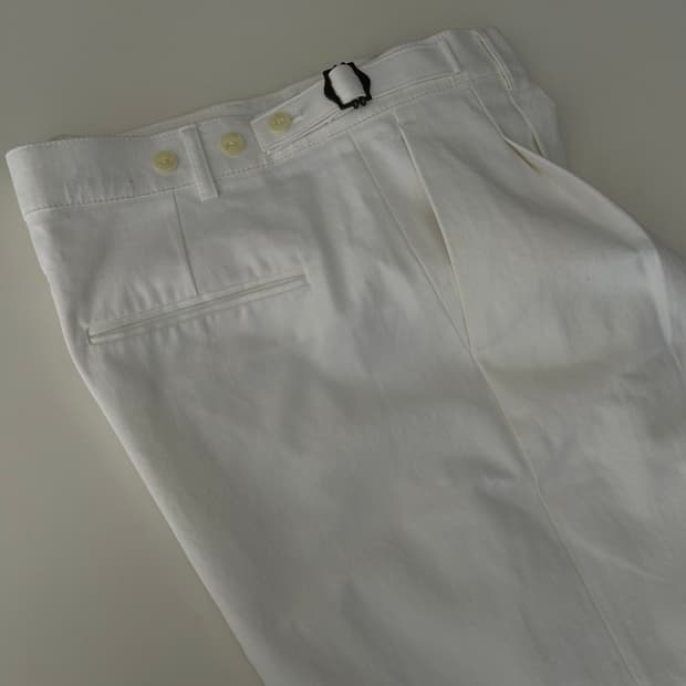 뉴치프시크 화이트 와이드팬츠