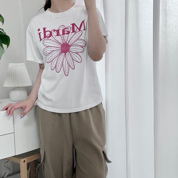 [정품] 마르디메크르드 화이트 플럼프린팅 반팔티 [ F ]