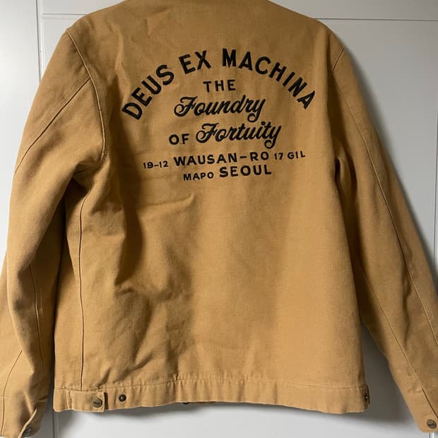데우스 워크자켓 M 사이즈 거의 새 제품.