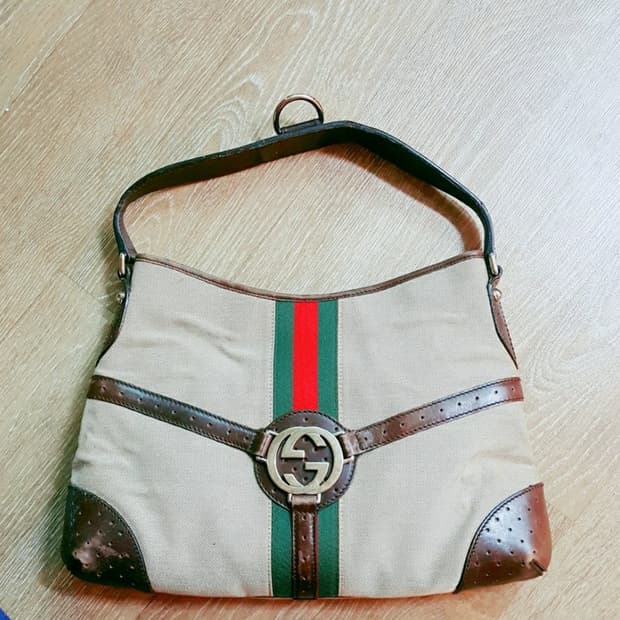 📌 [정품] 구찌(GUCCI) 클래식 쉐리라인 삼다수 인터로킹 숄더백
