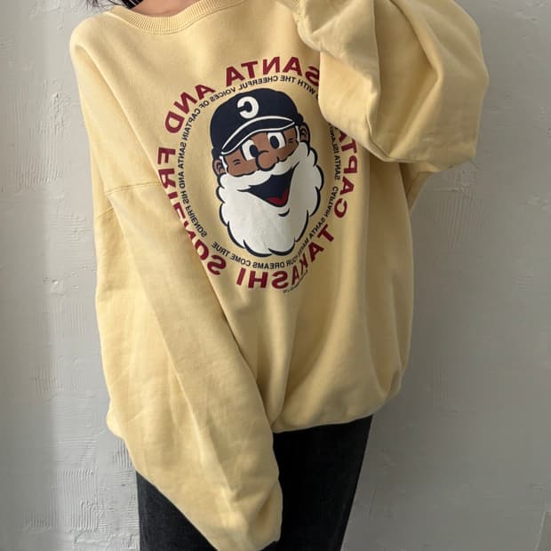 Captain Santa 캡틴산타 레몬 컬러 빅로고 맨투맨