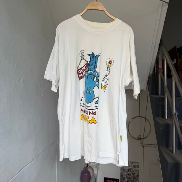 YOGA 문어ㅋ 90's 빈티지 티셔츠