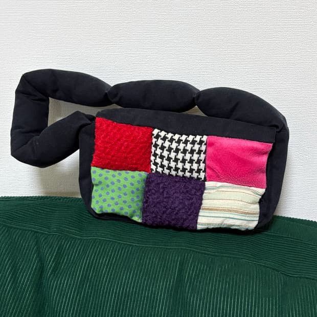 더뮤지엄비지터 미니 패딩 백