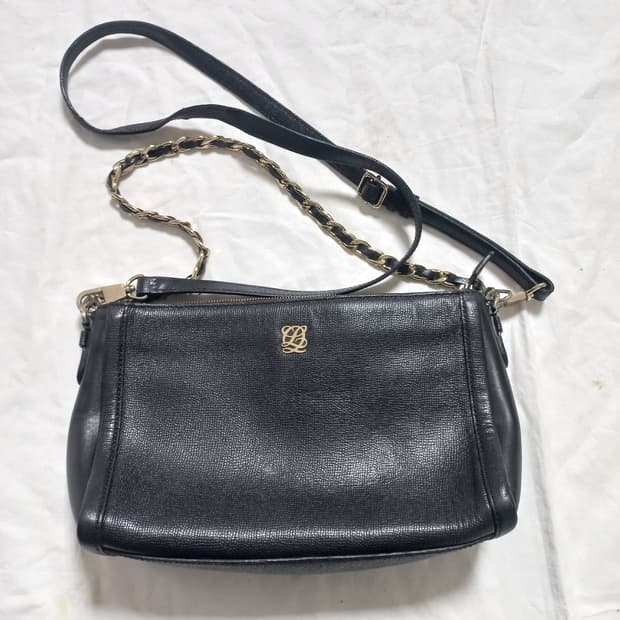 루이까또즈 블랙 크로스백