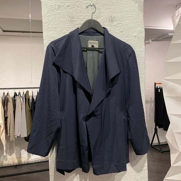 이세이미야케 패널 디테일 벨티드 자켓