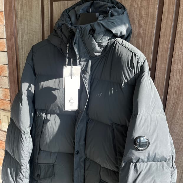 새상품(XXL)씨피컴퍼니 나이크라 후드 롱패딩 다크그레이