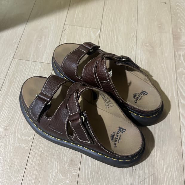 닥터마틴 샌들 245