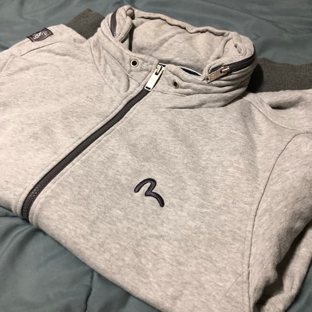 에비수 후드집업