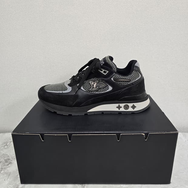 루이비통 런어웨이 스니커즈 신발 6사이즈 250 255 판매