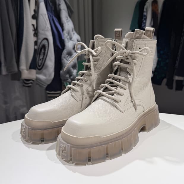 (A+/7) / 펜디 포스 컴뱃 워커 부츠 레더 가죽 아이보리