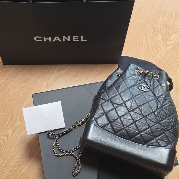 샤넬 가브리엘 백팩 미듐 블랙