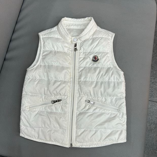 몽클레어 정품 GUI 키즈 화이트 조끼패딩(5세)
