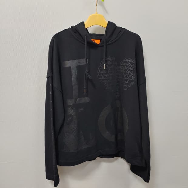 럭키슈에뜨  블랙 프린팅 후드티 여성F