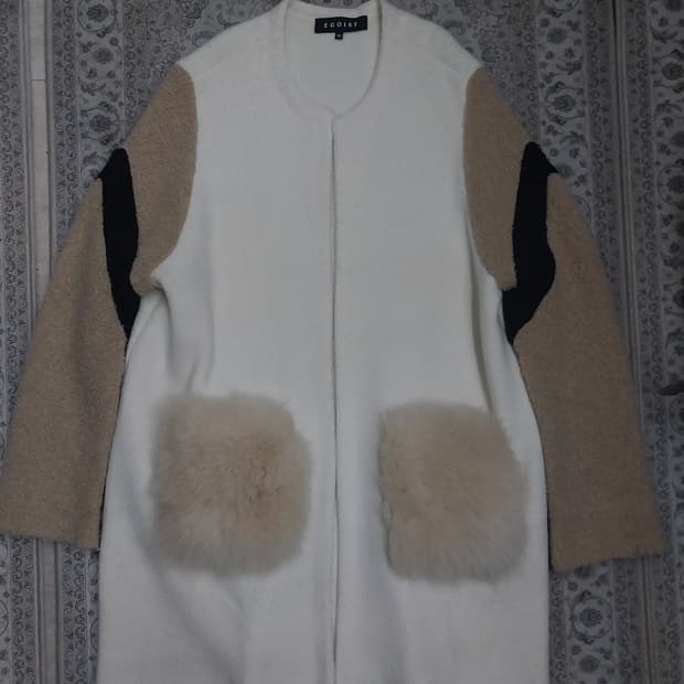 에고이스트 배색 퍼 포켓 니트 가디건 55  (77까지)