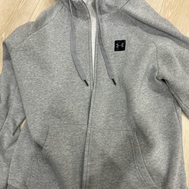 언더아머 후드집업