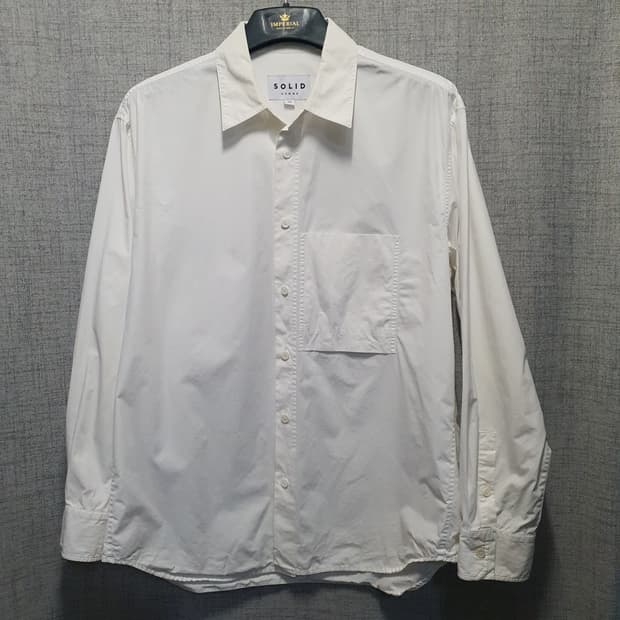 솔리드 옴므 화이트 포켓 긴팔 셔츠