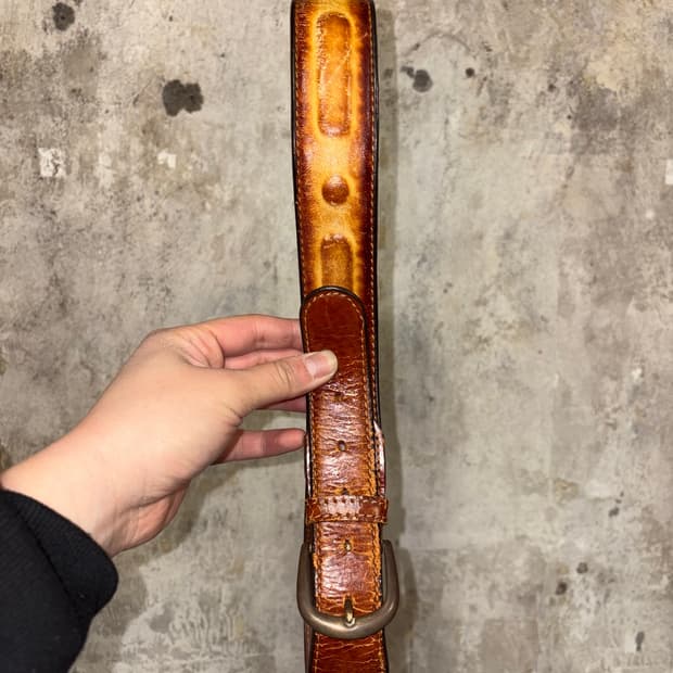 빈티지 브라운 레더 엠보싱 벨트