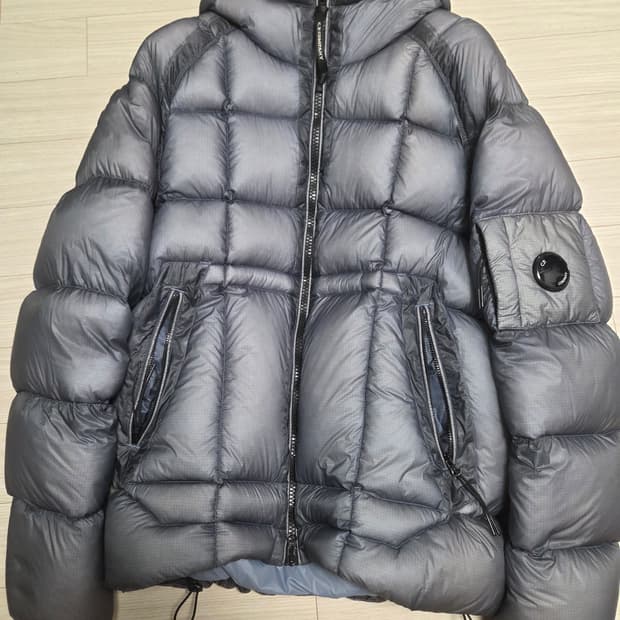 CP컴퍼니 DD쉘 인피니티 블루 패딩 50 L사이즈