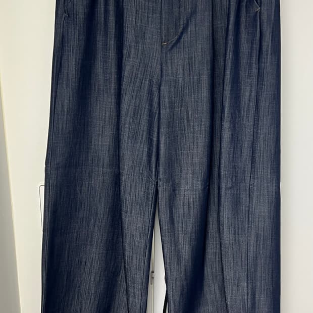 DNSR/디앤에스알 벨티드 드레이프 슬랙스 인디고