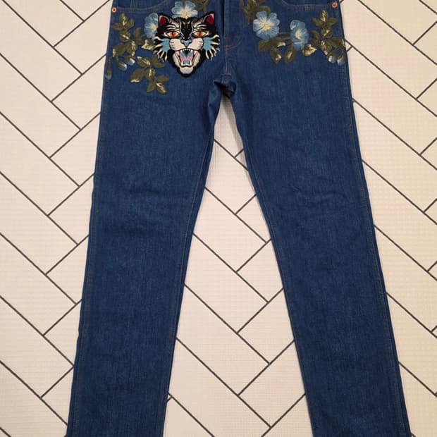 [정품] Gucci 구찌 앵그리 캣자수 데님
청바지.  싸이즈 30