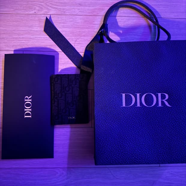 디올 오블리크 오거나이저 카드지갑