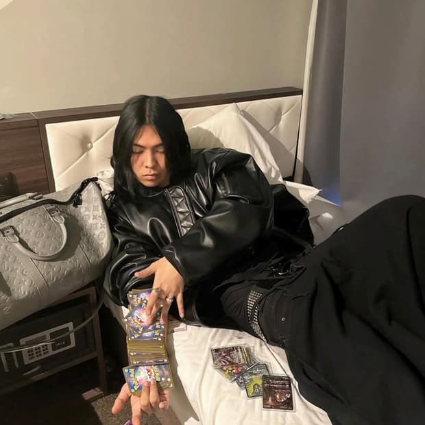 에모스탠스클럽 레더 봄버 2