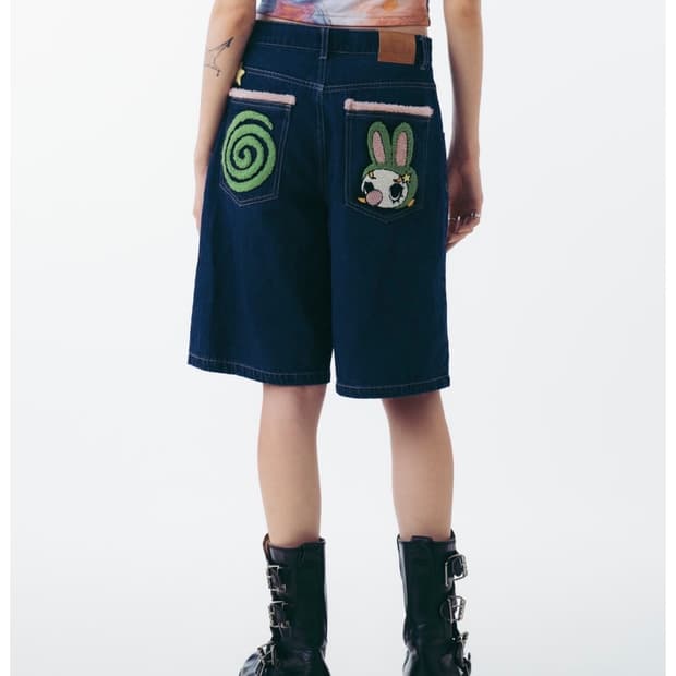 Oversized Girlfriend Jorts 패치 버뮤다 팬츠