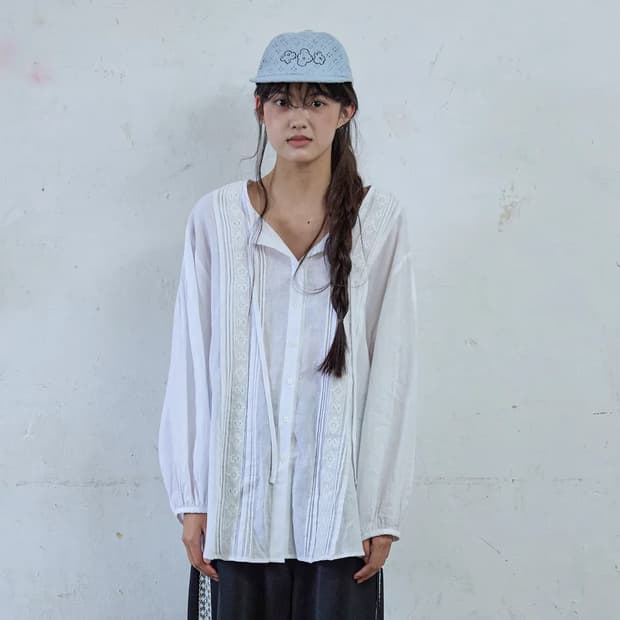 호쿠스포쿠스 Linen Sunveil Blouse (White)