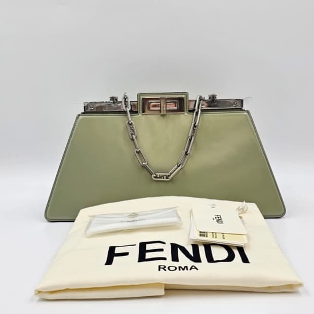 [상태 좋음] 펜디 피카부컷백 미디엄 민트 컬러