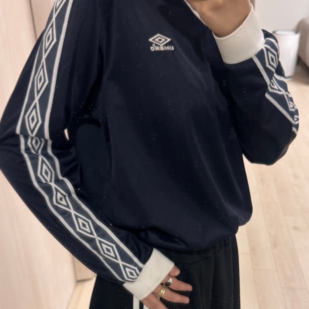 엄브로 카라 긴팔티
