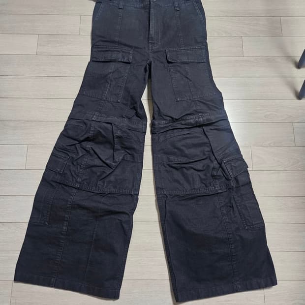 (S) 발렌시아가 플레어 카고팬츠