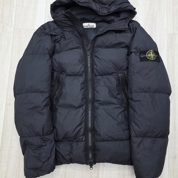 [새상품급]스톤아일랜드 크링클랩스 패딩 블랙