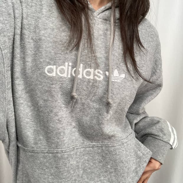 아디다스 삼선 부클 그레이 후드티