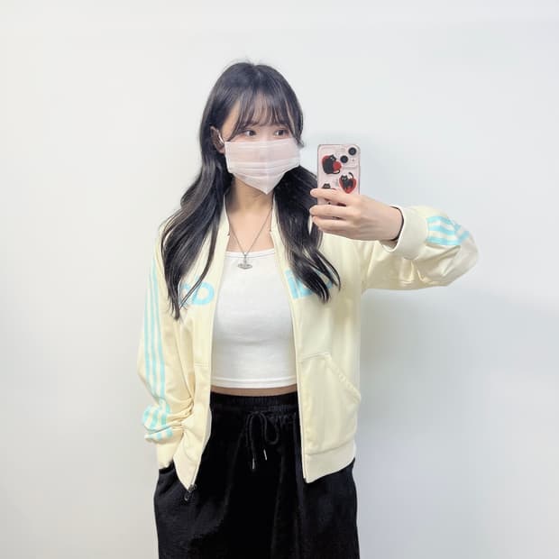 아디다스 스펠 로고 트랙탑 져지 크림 하늘