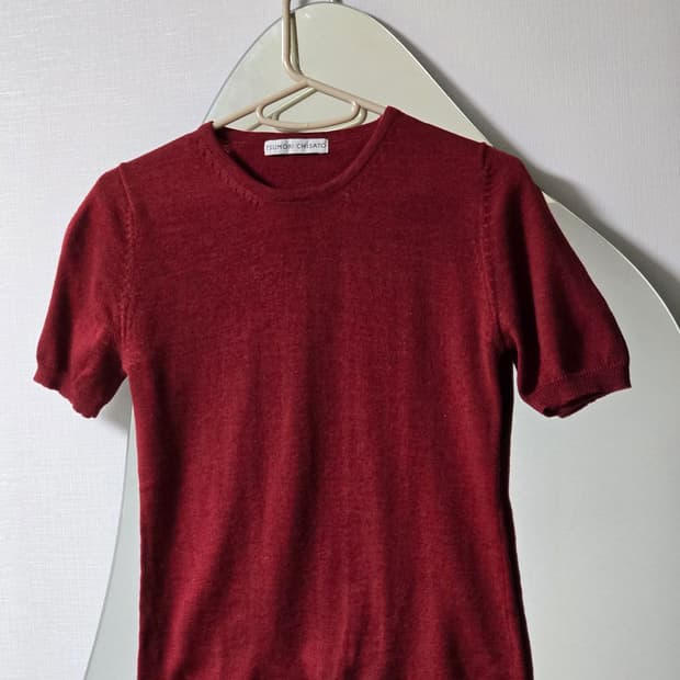 츠모리치사토 버건디 울 반팔니트 