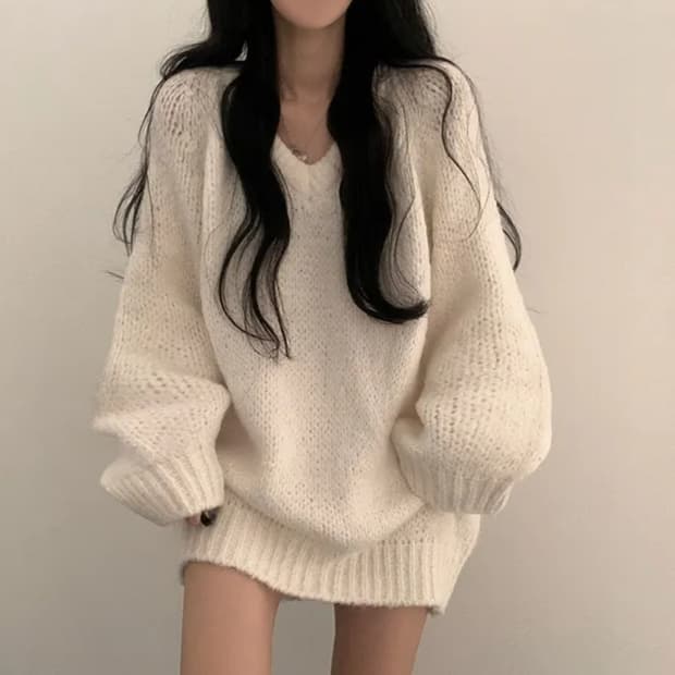 오버핏 브이넥 니트