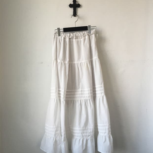 White layer skirt