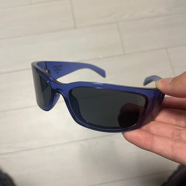 칸예 프라다 선글라스 PR A19s