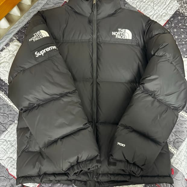 슈프림 x 노스페이스 스플릿 눕시 자켓 블랙 - 24SS