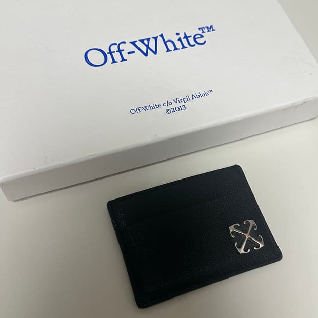 Off white wallet