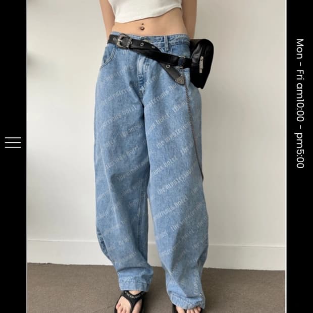 더미스테리어스호텔 로고 데님