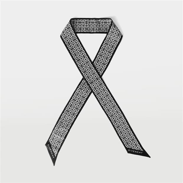 새상품 지방시 로고 실크스카프