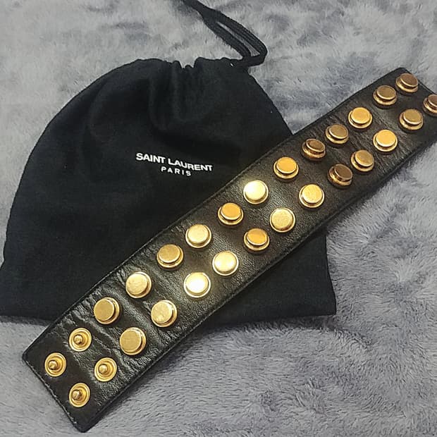 생로랑Saint Laurent 스터드 레더브레이슬릿 블랙 