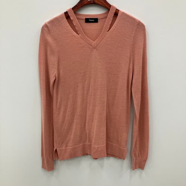 띠어리 피치 메리노 울 브이넥 니트 스웨터